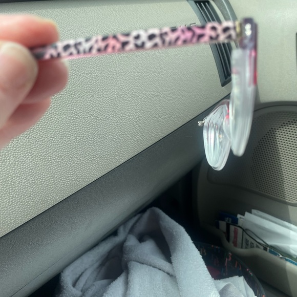 HELP! ISO THESE BETSEY JOHNSON GLASSES. MEDICALLY NECESSARY TO POP RX LENS IN - Picture 3 of 3